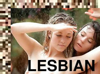 לסבית-lesbian, צעירה-18, מתוקה, רטוב, מקניטה