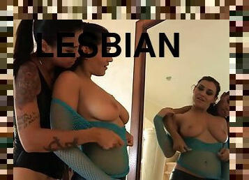 coño-pussy, lesbiana, madurita-caliente, estrella-del-porno, con-piercings