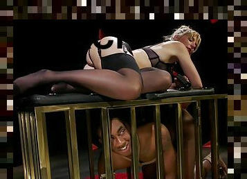 Black slave worships hoochie-pussy to mistress