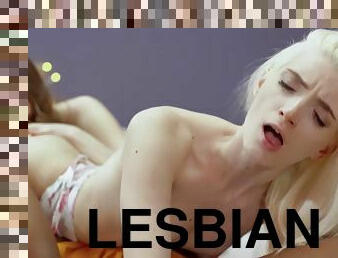 Petite lesbians Boni, Mia Casanova and Lina Mercury 3Some