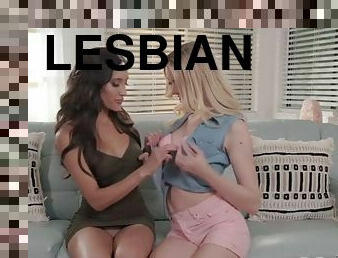 Lesbians sexual tension intensifies to hard orgasm