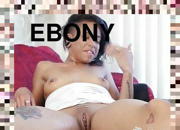 Yanks ebony jessica creepshow masturbates