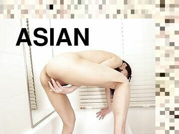 asiático, banhos, masturbação, orgasmo, mulher-madura, brinquedo, hardcore, dedos, chuveiro, sozinho