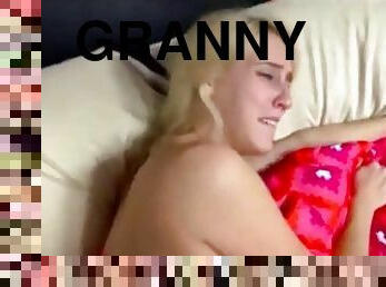 стара, бабуся-granny, молода-18, старші, старі-та-молоді