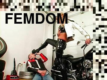 bdsm, rambut-kuning, biker, dominasi, femdom, memukul, kasut-tumit-tinggi, kulit