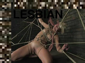 extrême, chatte-pussy, lesbienne, jouet, bdsm, doigtage, blonde, percé, vagin, bondage