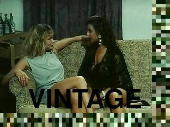 teta-grande, babes, chupanços, tiro-ao-alvo, vintage, bdsm, loira, italiana, rabo, escravidão