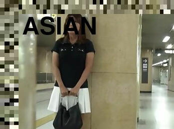 Asian women caught pissing in the toilet on camera