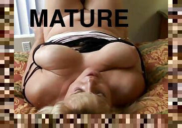 Bbw mature blonde pounded mercilessly in her bed