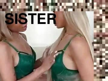 Twin Sisters strip and play with a dildo