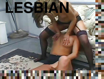 Cunt licking lesbians in facesitting
