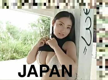 tetas-grandes, japonés, pechugona, bikini, calientapollas