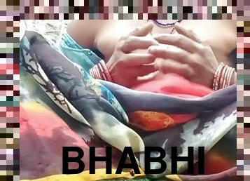 Bhabhi saree show finger and pusy hindi