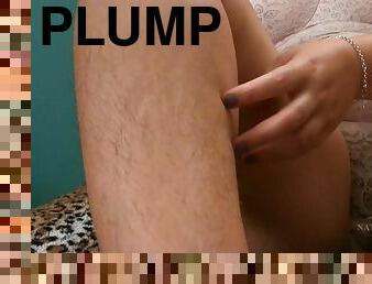 Plump natural girl toys her hairy snatch