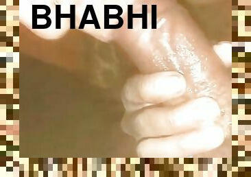 Sexy slim bhabhi ke rasile lips 