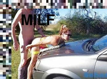 A esta milf latina le llene el culo de leche de dia a la vista de todos al lado de la carretera