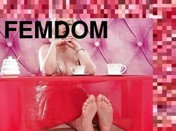 mamme, piedi, sporcaccioni, pov, feticci, solitari, donne-dominanti, umiliazione, dominazione, dominazione-femminile