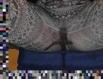 Pissing my leggins