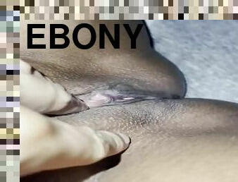 clitoris, extrem, grasa, masturbare-masturbation, orgasm, pisandu-se, pasarica, tasnit, negresa, milf