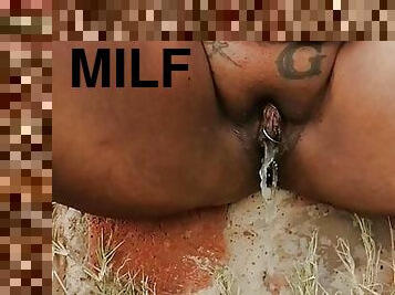 pantat, payudara-besar, clitoris-bagian-atas-vagina-paling-sensitif, puting-payudara, di-tempat-terbuka, kencing, vagina-pussy, amatir, jenis-pornografi-milf, latina