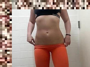 baignade, gros-nichons, masturbation, orgasme, public, amateur, ados, ejaculation, solo, salle-de-gym