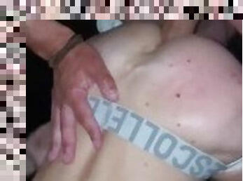 amateur, énorme-bite, interracial, gay, gangbang, sexe-de-groupe, trio, salope, chienne, tatouage