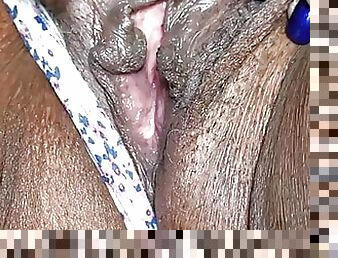 clitoris-bagian-atas-vagina-paling-sensitif, tua, vagina-pussy, isteri, perempuan-tua, buatan-rumah, hitam, permainan-jari, kotor, celana-dalam-wanita