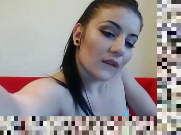Sexy girl rubbing pussy on cam xxx