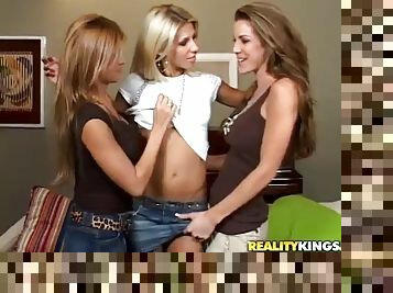 Smokin hot milfs have fun pleasing each other in a lesbian threesome