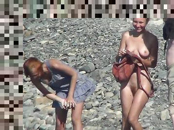 nudisti, allaperto, fichette, vintage, spiaggia, trio, giovani18, naturali, servizi-fotografici