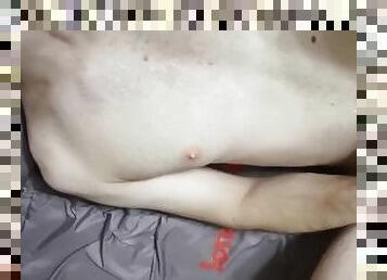 amateur, ejaculation-sur-le-corps, énorme-bite, gay, branlette, collège, européenne, euro, solo, minet