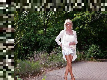 baignade, masturbation, en-plein-air, public, transsexuelle, amateur, anal, mature, ejaculation-sur-le-corps, milf