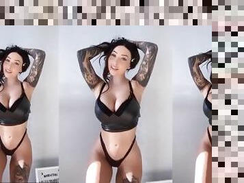 WILLOW HARPER BANNED ON TIKTOK FOR SHOWING HER TITS
