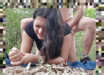 I fuck my girlfriend outdoors in the field