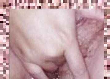 kúpanie, klitoris, zarastené, masturbácia, orgazmus, pička, žena, amatérske, milfka, mamka