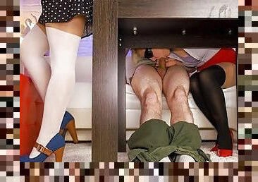 masturbation, collants, écolière, femme, amateur, ejaculation-sur-le-corps, ados, branlette, pieds, jupe-en-l’air