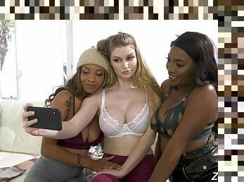 Ebony MILF shares pink pussy with her ebony friends in a lesbian trio