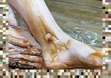 Seriously sexy and hot. Ali has fun with her feet, in this foot fetish special Wet and Messy