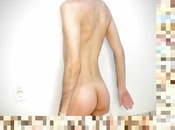 Cute and skinny twink Henry Evans jerks off and jizzes solo