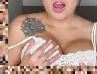 Katy kampa casada se exibindo de camisola transparente
