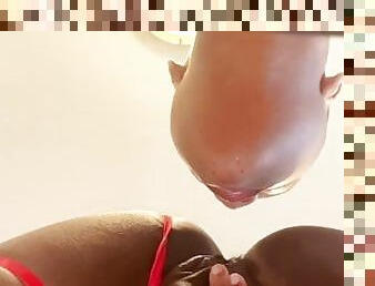 tetas-grandes, clítoris, coño-pussy, squirting, negra-ebony, lesbiana, adolescente, primera-persona, corrida, húmedo