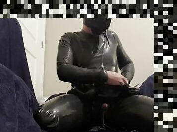 amateur, ejaculation-sur-le-corps, bdsm, esclave, chienne, ejaculation, fétiche, latex, solo, bondage