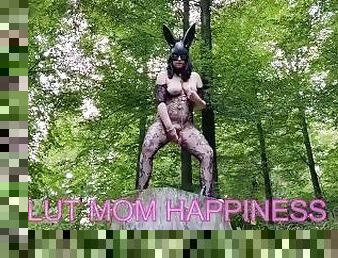 gros-nichons, masturbation, orgasme, en-plein-air, public, amateur, mature, milf, maman, bdsm