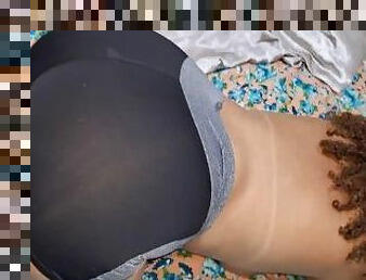 Gostosa tem orgasmo com sexo oral e recebe gozada dentro da buceta