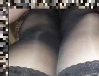 masturbation, amateur, ejaculation-sur-le-corps, branlette, black, pieds, secousses, bas, point-de-vue, culotte