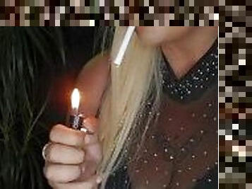 velike-sise, amaterski, kućni-uredak, bbw, plavuše, britanci, fetiš, pušenje-smoking