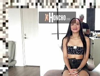 Fake OnlyFans Agency Owner Convinces Hot Latina Model to Suck His Dick - Casting