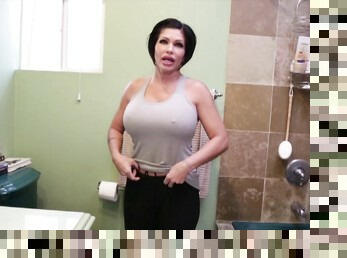 Banyo yapma, Büyük göğüsler, Kocaman (Huge), Anne ve çocuk, Olgun, Orta yaşlı seksi kadın, Porno yıldızı, Anneciğim, Mastürbasyon, Bakış açısı